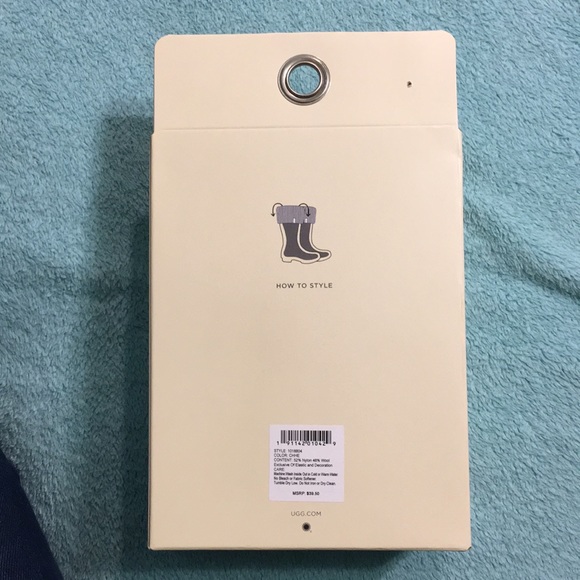 Ugg Women’s Rainboot Pom Pom short sock - Picture 6 of 8